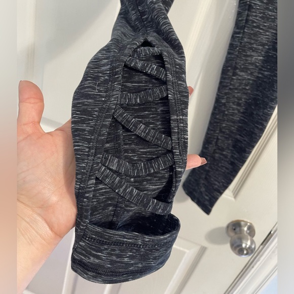 BALANCE Collection Legging - Picture 3 of 5